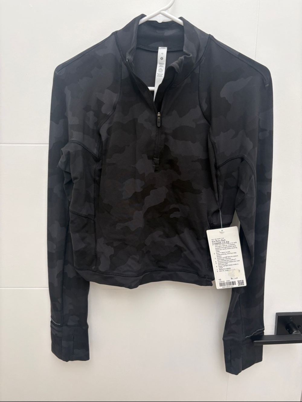 BNWT It’s Rulu Run Cropped 1/2 Zip Size 10
